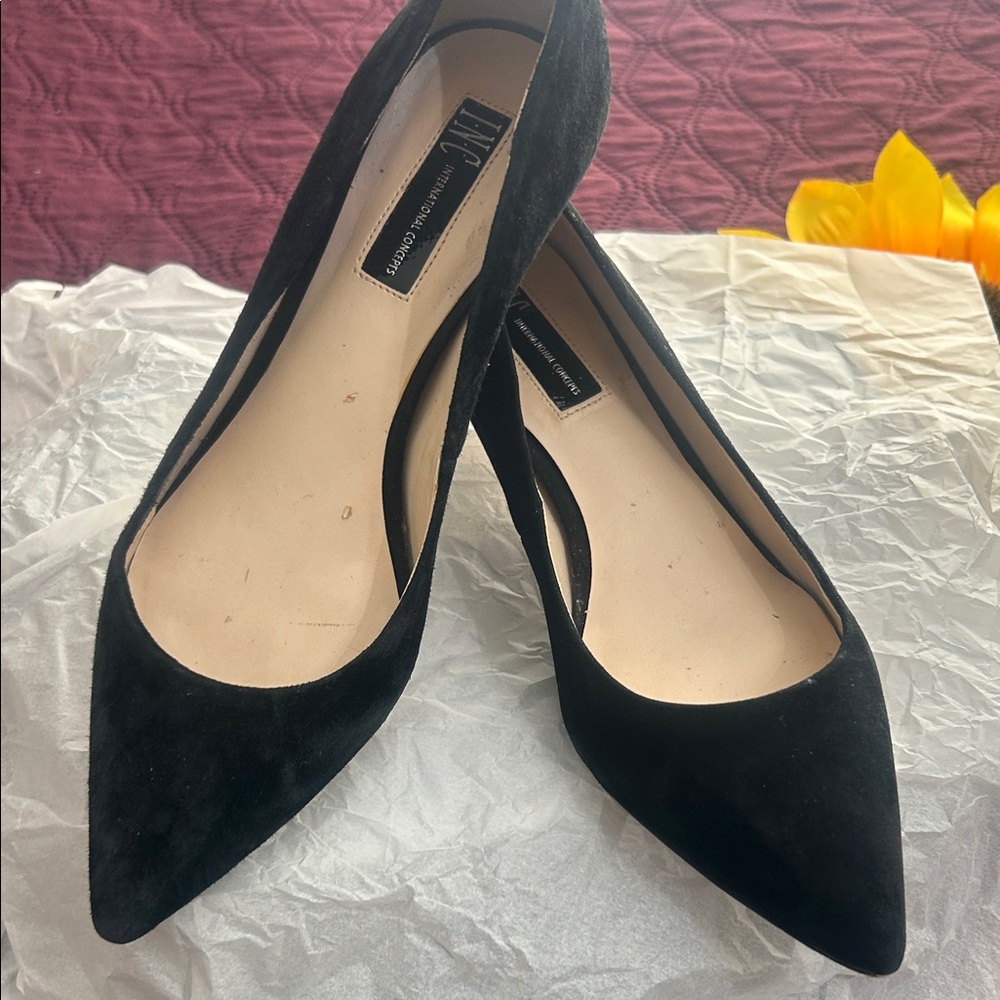 INC International Concepts Black Suede Kitten Heels Pointed Toe Pumps size 7.5